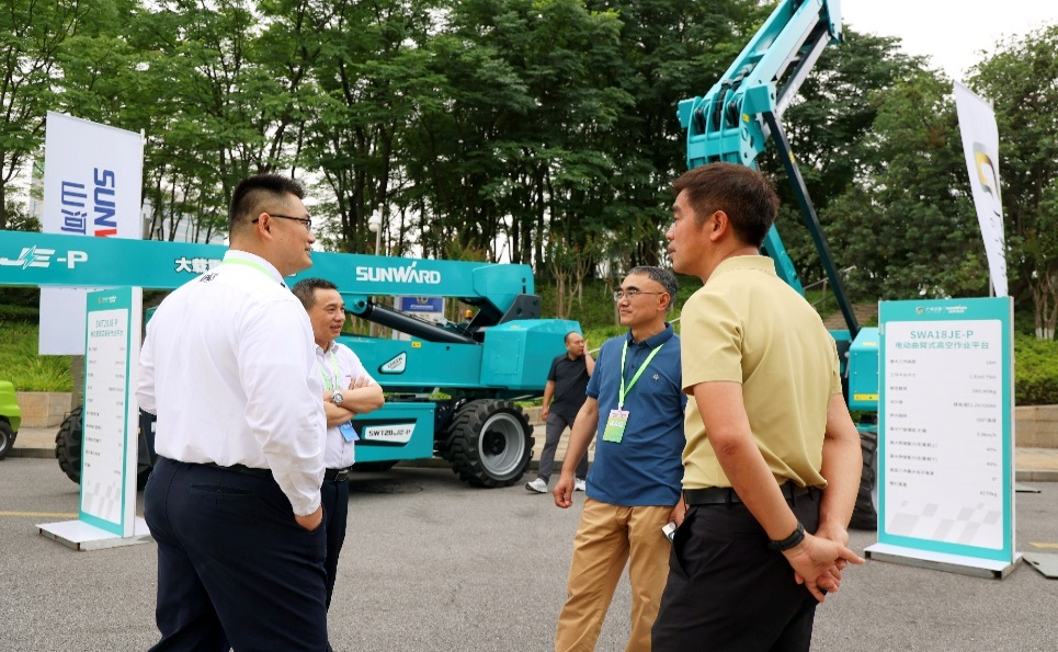 湖南省工程机械租赁服务行业协会高机分会正式成立